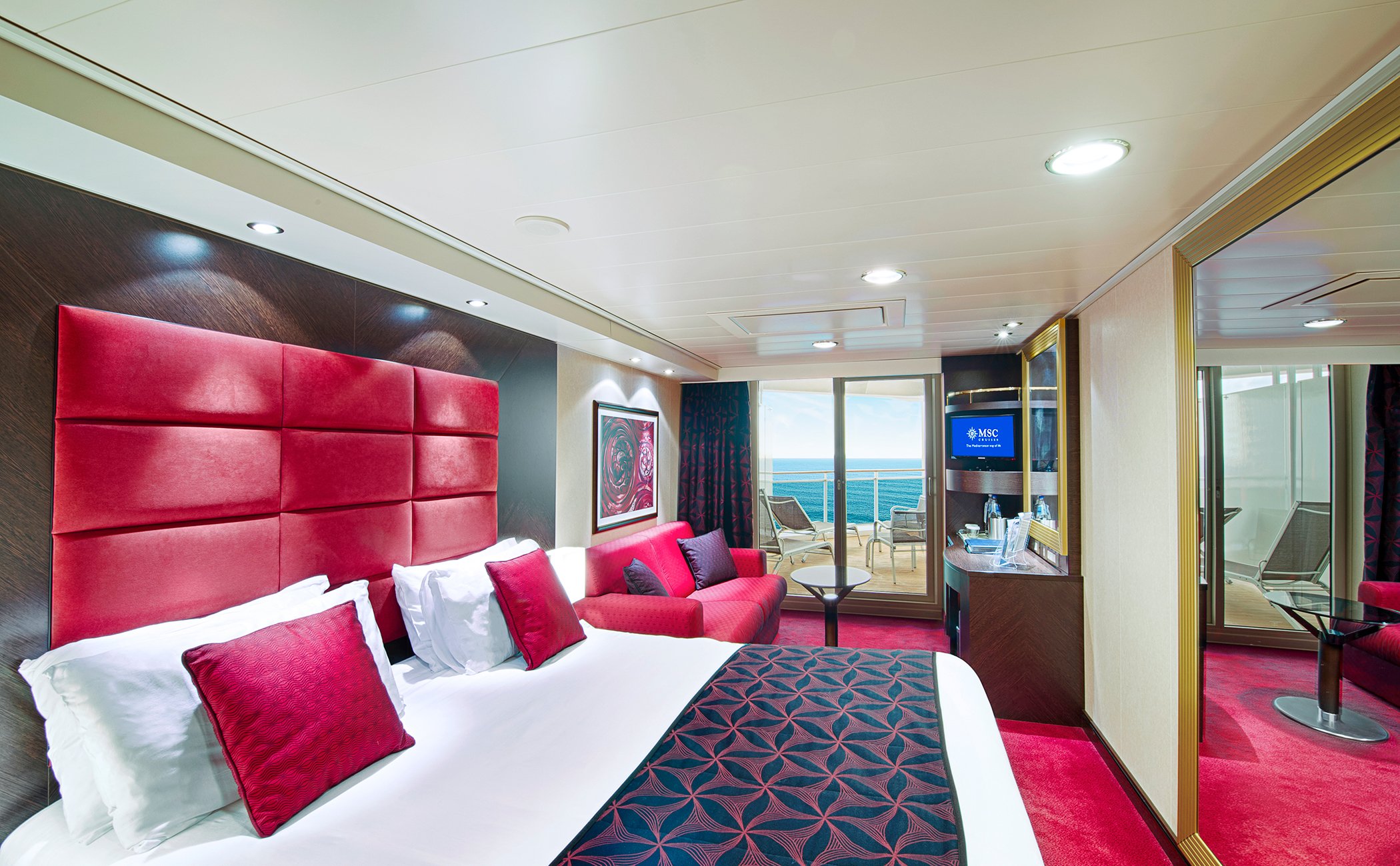 MSC Divina Cabin: Suite With Balcony 11