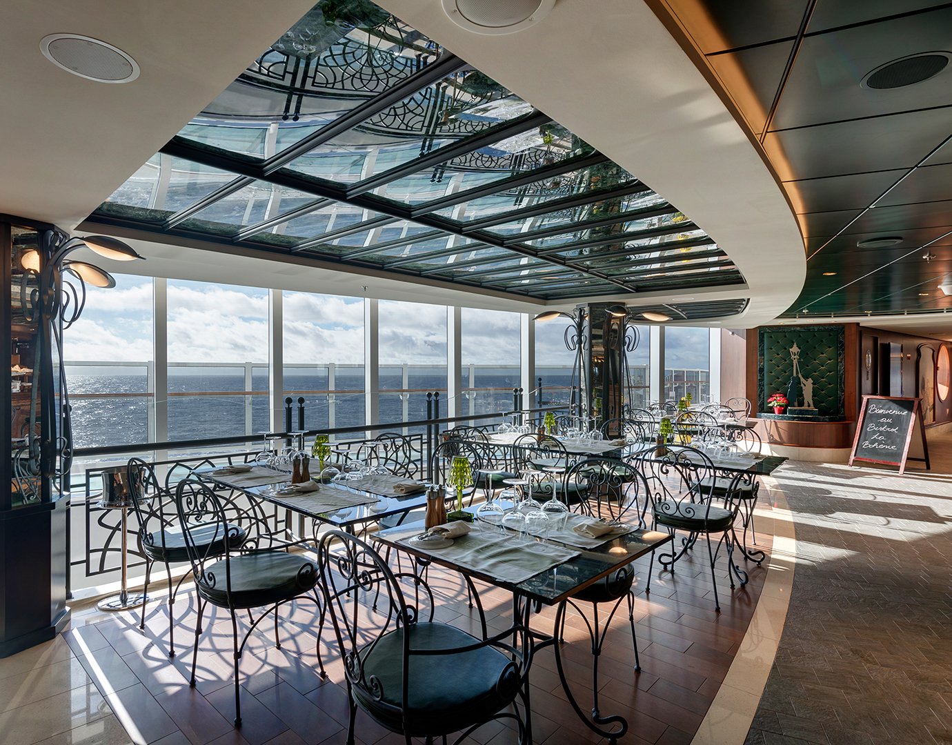 MSC Seaview Restaurant Bar Bistrot La Boheme 07 MSC Seaview Restaurant Bar Bistrot La Boheme 07